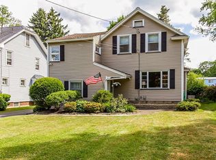 81 Cloverland Dr, Rochester, NY 14610