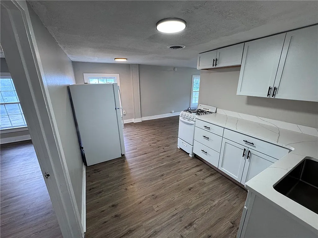 1 bed, 1.0 bath, 650 sqft, $1,400 — Photo 3