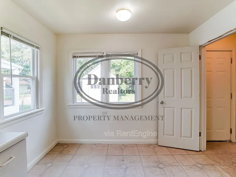 919 Brookley Blvd — Photo 11