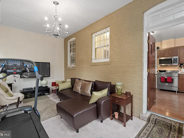 1501 Crittenden St NW — Photo 12