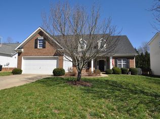 9126 Mitchell Glen Dr, Charlotte, NC 28277