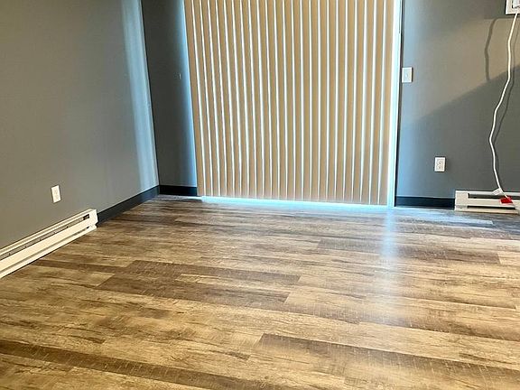 5th image of 530 E 3rd St APT F