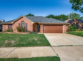 7413 Bennington Dr, Watauga, TX 76148