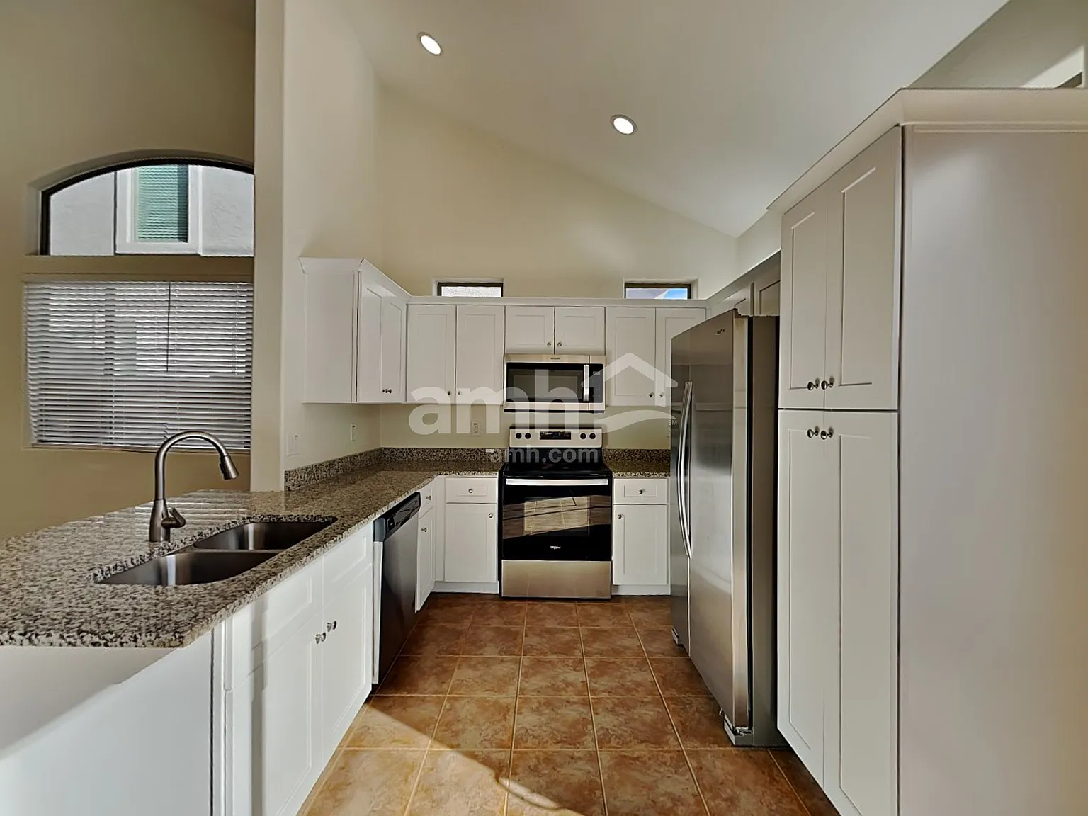 3 bed, 2.5 bath, 1464 sqft, $2,075 — Photo 3