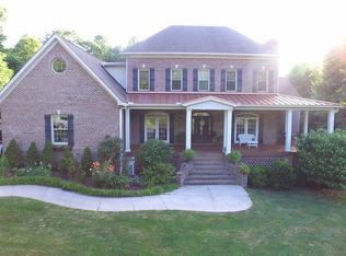 765 Fox Ridge Ln, Caryville, TN 37714