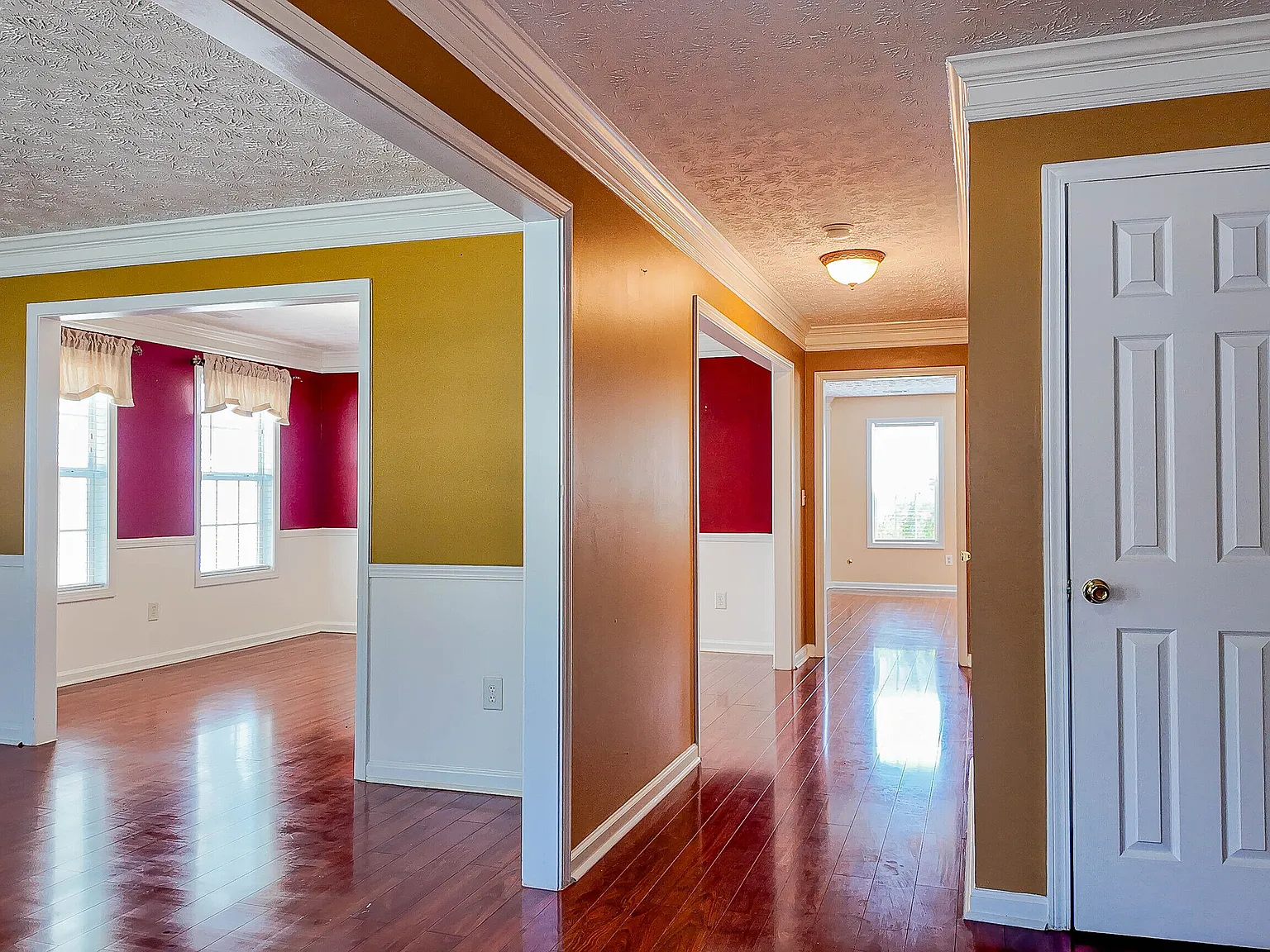 5 bed, 2.5 bath, $3,000 — Photo 4