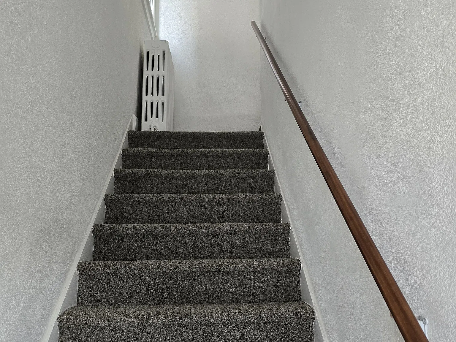 2 bed, 1000 sqft, $1,225 — Photo 2