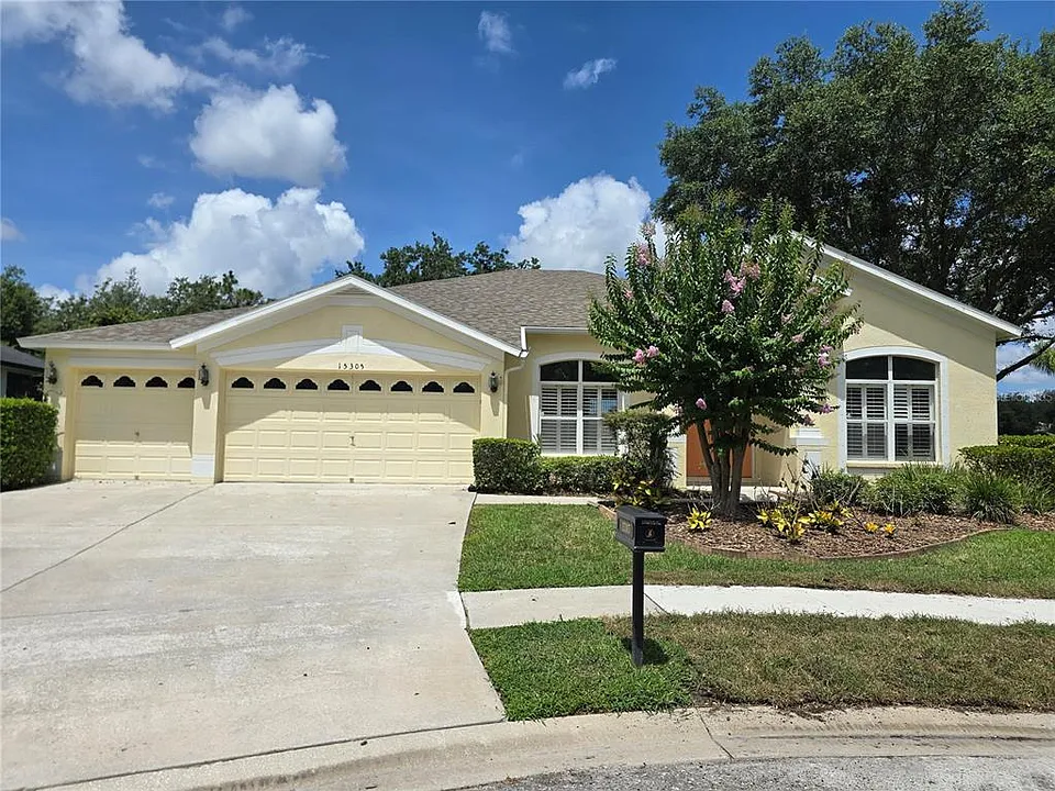 15305 Palomapark Ln