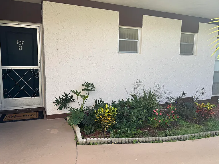 7 Greenway Vlg N #107 — Photo 14