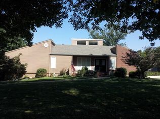 806 Tam O Shanter Dr, Kansas City, MO 64145
