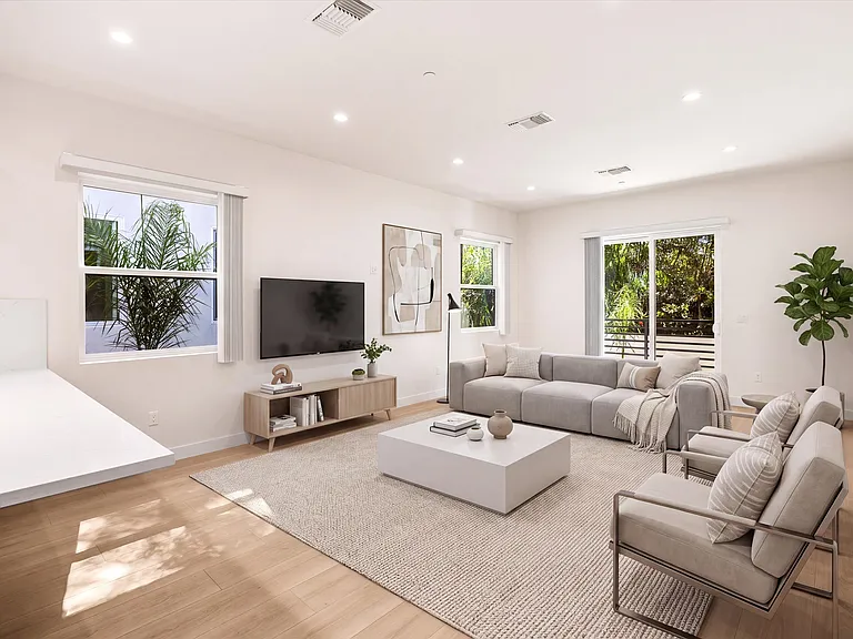 1714 Del Valle Ave #B — Photo 3