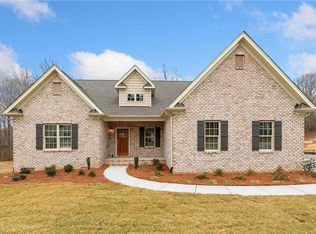 2713 Bartlett Ln, Clemmons, NC 27012