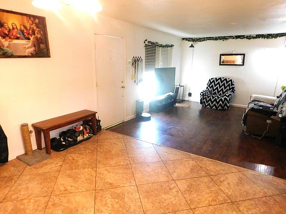 5th image of 543 E Fountain Way
