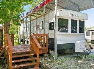 556 Jellystone Avenue, Hollister, MO 65672