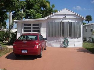 952 Nettles Blvd, Jensen Beach, FL 34957