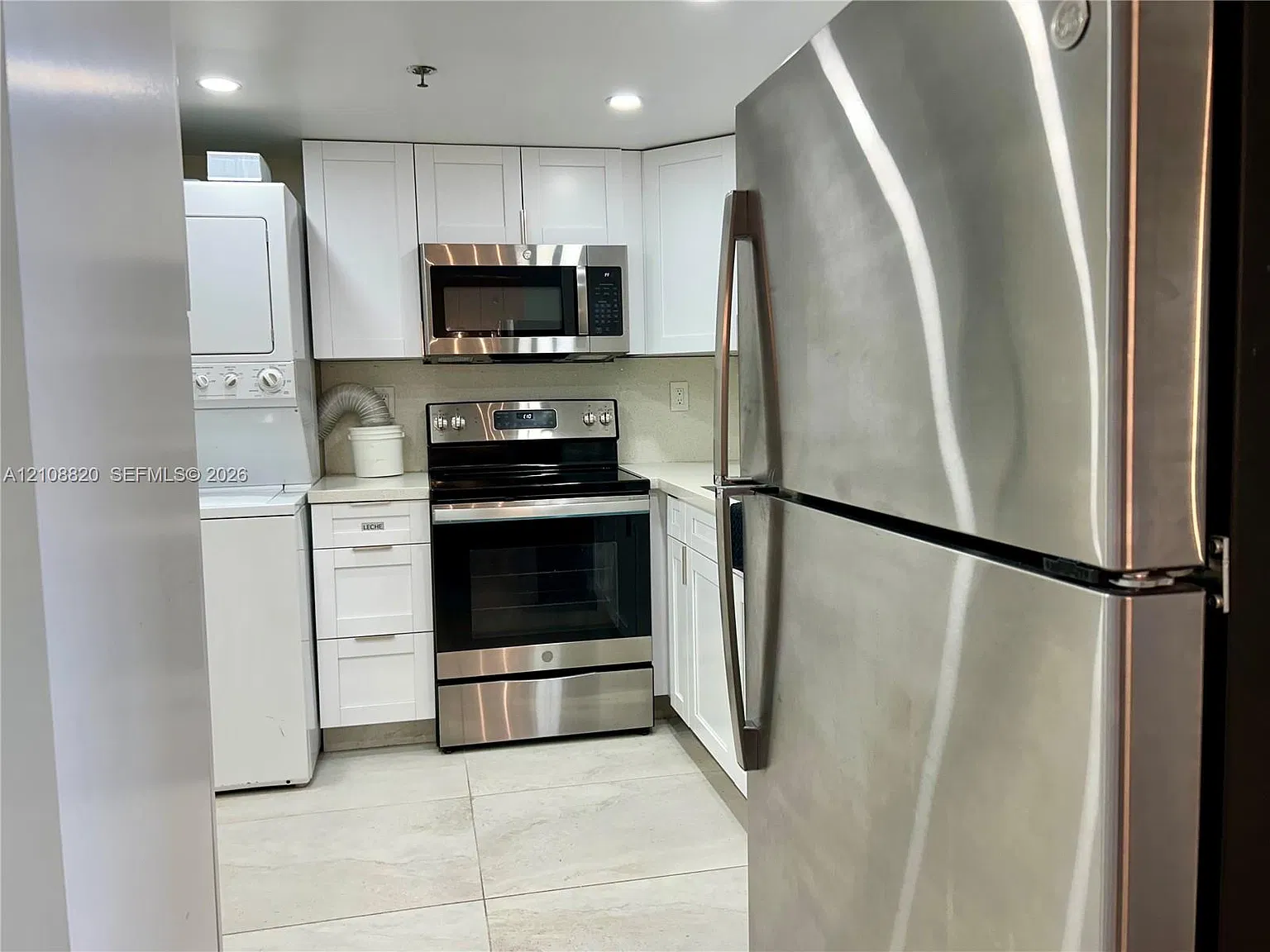 Winston Towers 600 Condo — Photo 1
