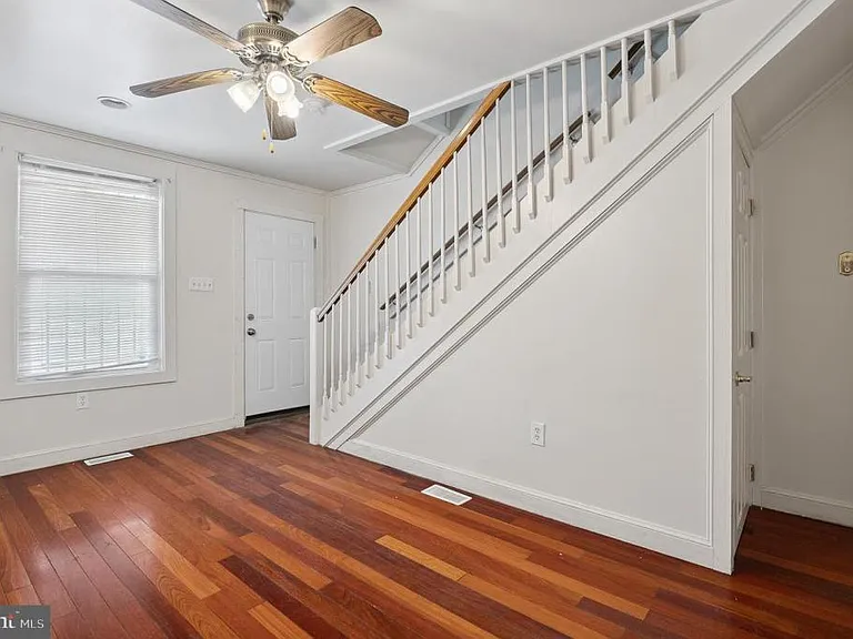 636 S Monroe St — Photo 2