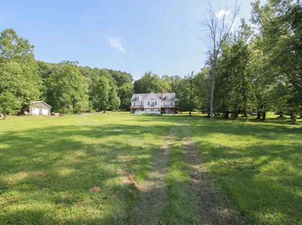 1355 Wilt Rd, Charles Town, WV 25414