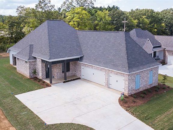 4th image of 141 Camden Lake Dr