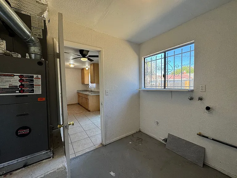 827 Dundee Way — Photo 16