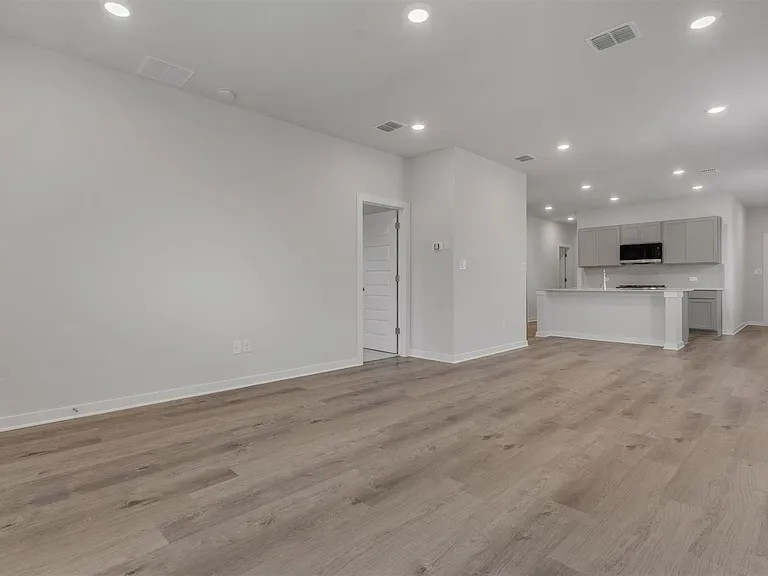 130 Hornet St — Photo 10