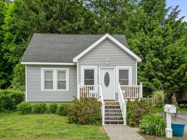 6 Pineland Ave, Shrewsbury, MA 01545