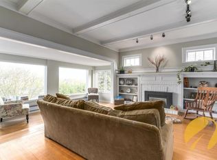 3868 W 10th Ave, Vancouver, BC V6R2G7