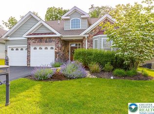 1069 Resolution Dr, Bethlehem, PA 18017