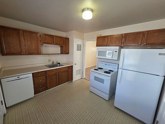 2nd image of 1526-32 E Buena Ventura St #1532