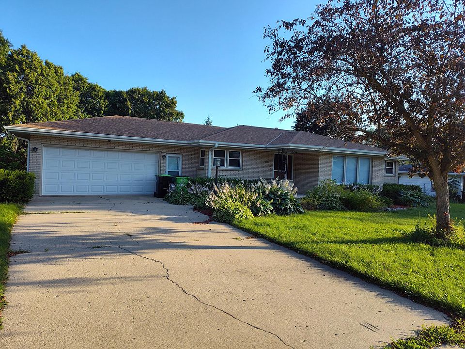 1st image of 1415 Roseland Dr