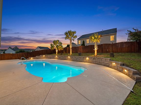 3rd image of 419 Finch Ln