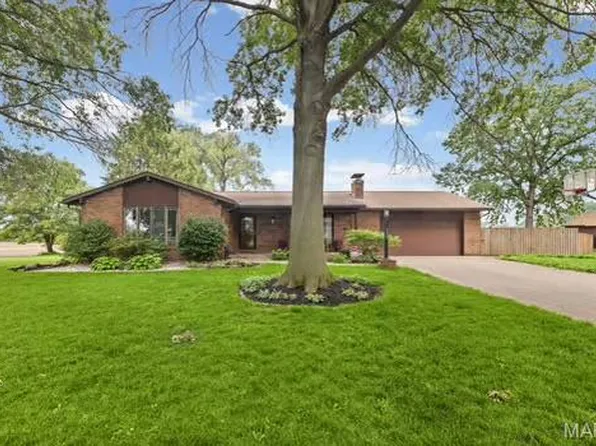 630 Robert Pl, Dupo, IL 62239