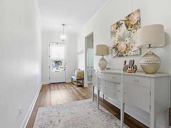 4th image of 13068 Elissa Ln