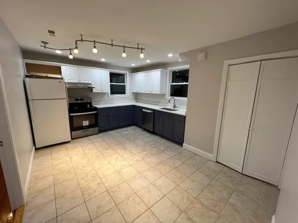 15 Grove St #2, Melrose, MA 02176