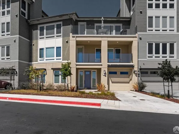 8 Island View Dr, Richmond, CA 94801