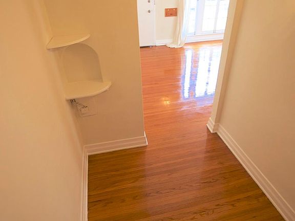 5th image of 515 N Spaulding Ave