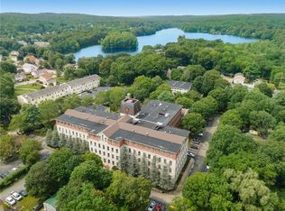 15 Higgins St APT 304, Smithfield, RI 02917