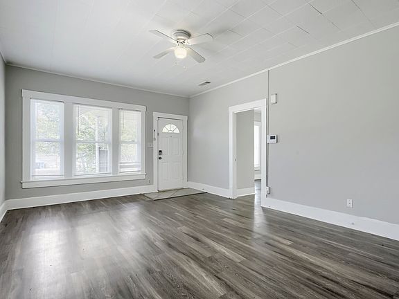 3rd image of 520 E Day St