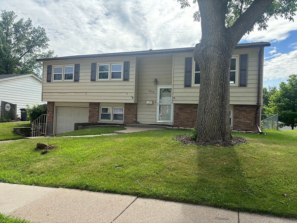 1st image of 2914 Woodland Ln