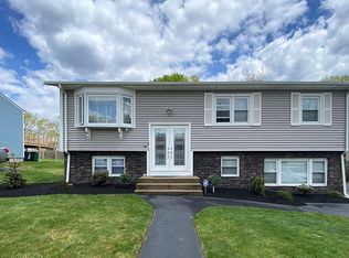 66 Palm Blvd N, Warwick, RI 02888