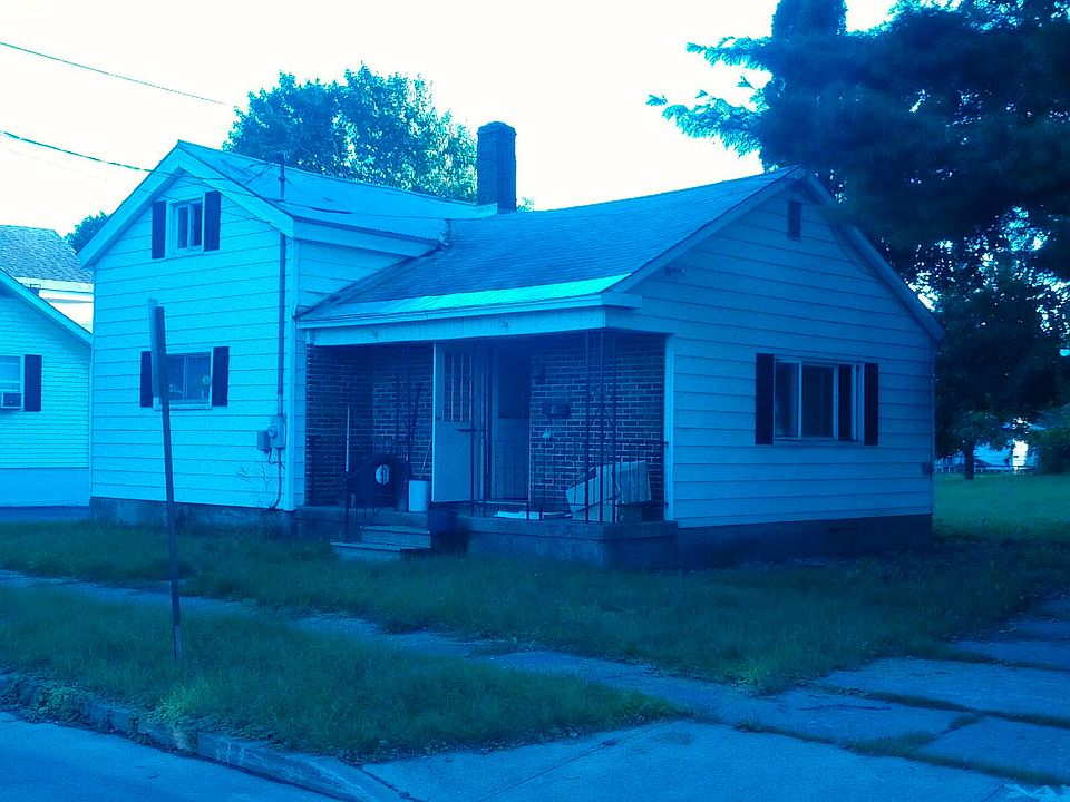 2nd image of 9 Erie St
