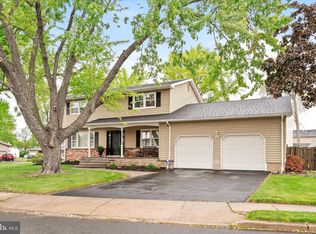 2 Treelawn Ter, Hamilton, NJ 08619
