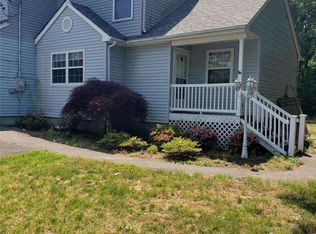 86 N Coleman Rd, Centereach, NY 11720