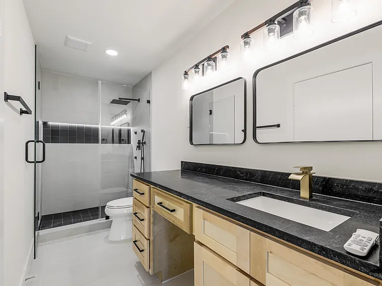 2212 Benbrook Dr — Photo 25