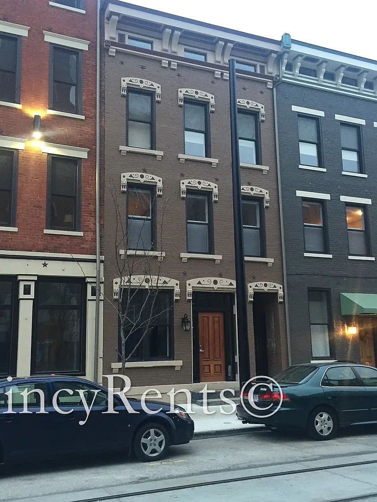 Beautiful recent renovation in the heart of OTR! | 1 Bed 1 Bath | Available for November Move In ... — Photo 1