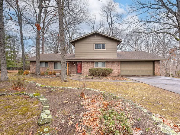 1027 E Timber Top Dr, Rogers, AR 72756