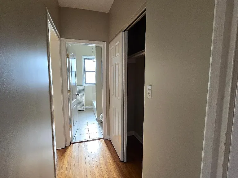 2057 W Jarvis Ave #25 — Photo 8