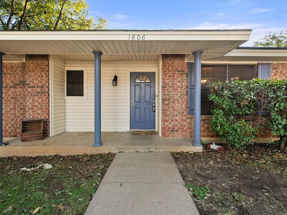 1606 Ridge Ct