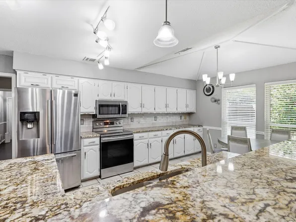 629 Park Ln, Highland Village, TX 75077