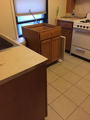 Rented by Metroline Realty | media 9